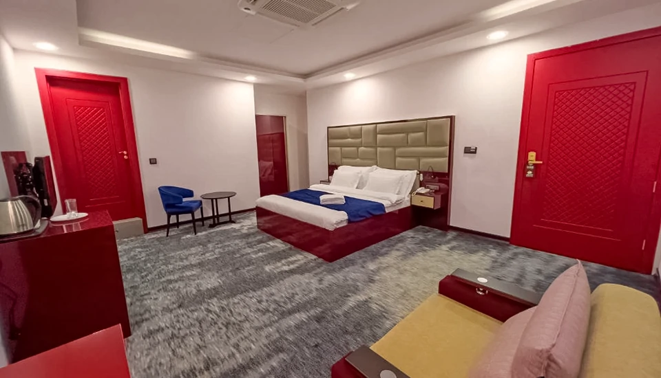 هتل دنیس تفلیس